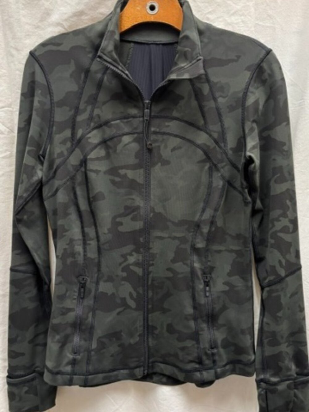 Lululemon Athletica Define Camouflage Jacket. Size 8